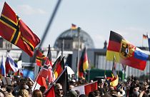 Alemanha: Extrema-direita manifesta-se contra Merkel mas a meio gás
