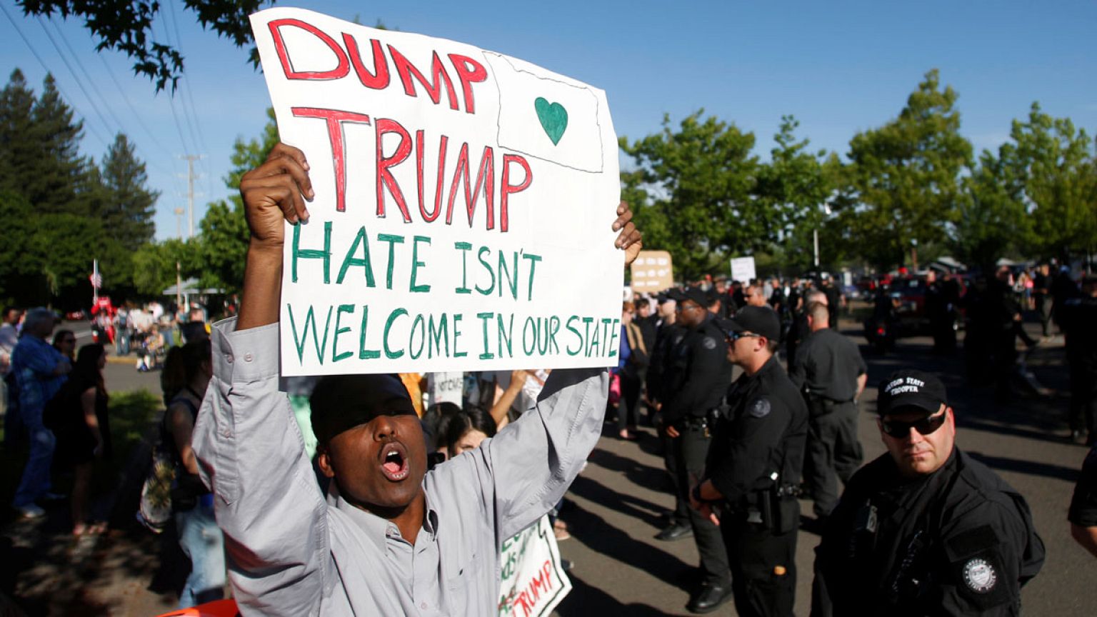 Pressão sobre Trump no Oregon