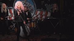 Cindy Lauper hat Spaß mit Country, demnächst auch auf Tournee