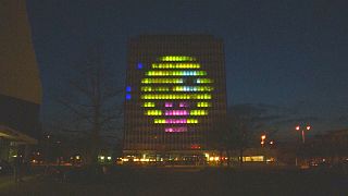 Estudantes criam jogo de Tetris na fachada de um prédio