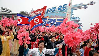Multitudinario desfile en Pyongyang tras el congreso del partido único norcoreano