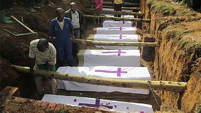 Rwanda : les populations rendent hommage aux victimes des glissements de terrain