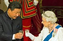 انتقاد ملکه بریتانیا از رفتار «بسیار گستاخانه» مقامات چین