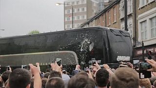 Le bus de Manchester United caillassé