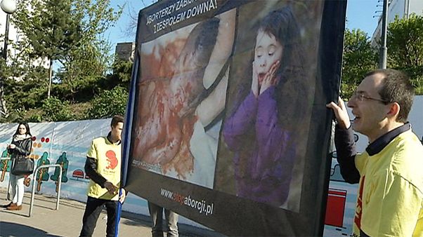 Πολωνία: Τον Ιούνιο η συζήτηση στη Βουλή για την απαγόρευση των αμβλώσεων Πολωνία: Τον Ιούνιο η συζήτηση στη Βουλή για την απαγόρευση των αμβλώσεων