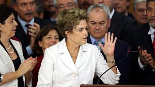 Dilma Rousseff appelle les Brésiliens à se mobiliser contre un "coup d'État"