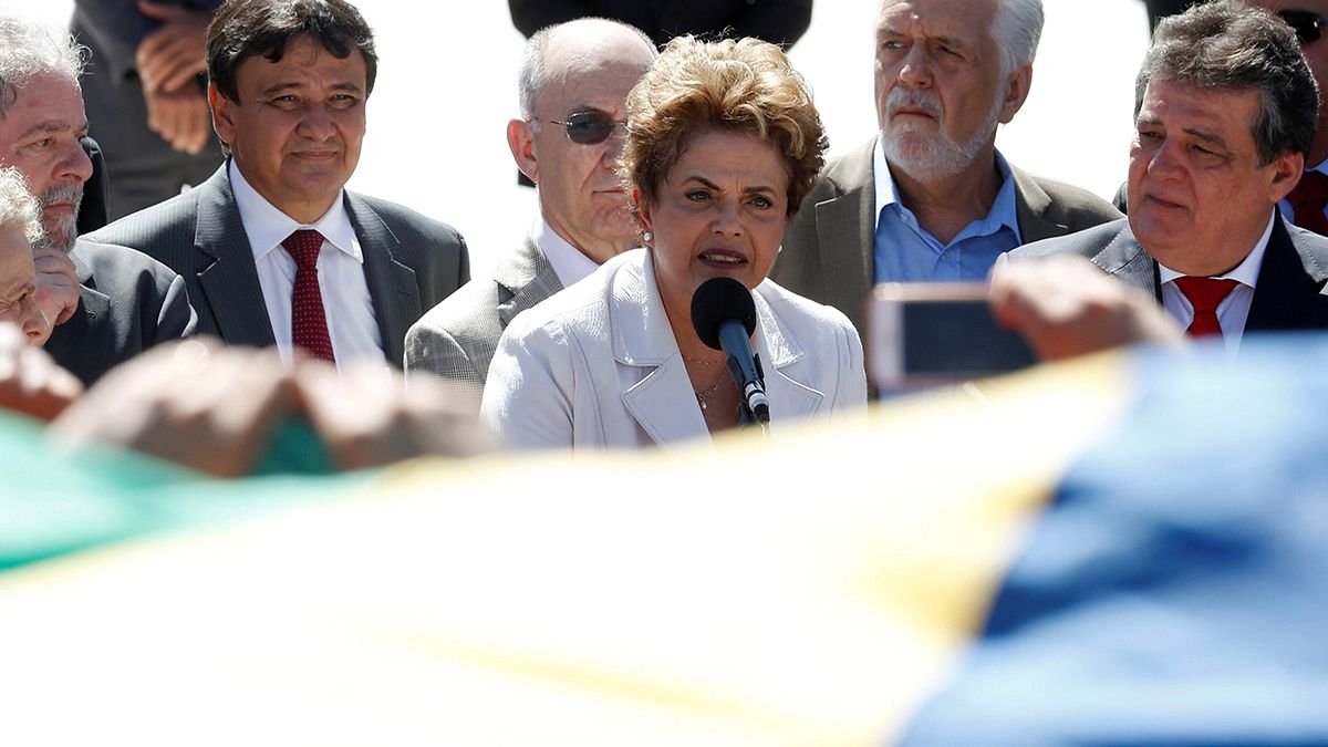 Brésil : Dilma Rousseff dénonce un "coup d'État" après sa mise à l'écart du pouvoir