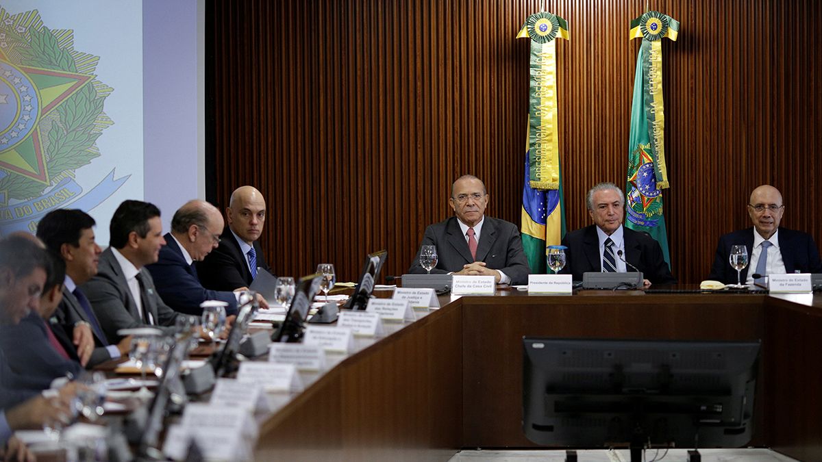 Brasil: executivo interino promete medidas "importantes" para recuperar economia
