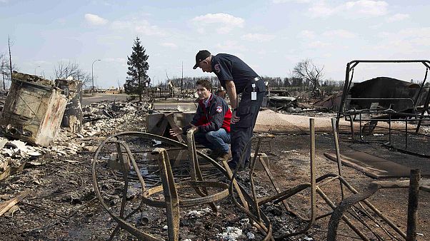 Kanada Başbakanı Trudeau yangın bölgesinde Kanada Başbakanı Trudeau yangın bölgesinde