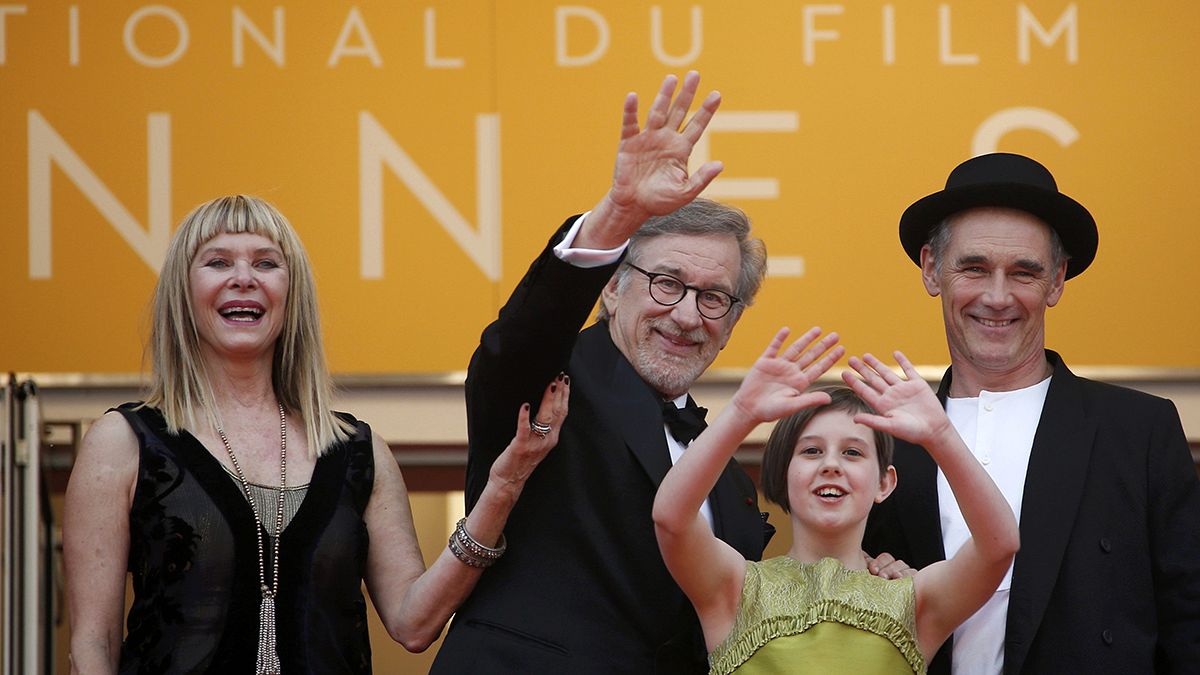 Cannes-i filmfesztivál: Steven Spielberg a vörös szőnyegen