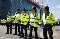 بطولة إنجلترا: إخلاء مدرجات ملعب أولدترافورد و إلغاء مباراة مانشيستر يونايتد و بورنموث بسبب طرد مشبوه