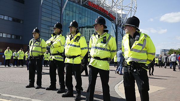 Pacco sospetto a Old Trafford: artificieri effettuano esplosione controllata Pacco sospetto a Old Trafford: artificieri effettuano esplosione controllata