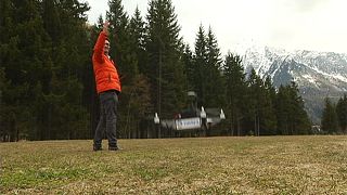 Önjáró drónok támogatják a hegyimentőket Olaszországban
