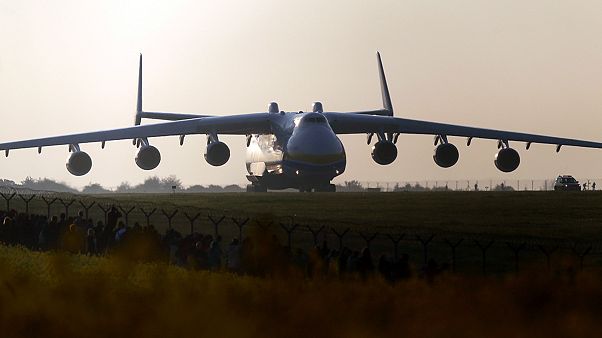 Ezrek nézték az Antonov leszállását Ausztráliában Ezrek nézték az Antonov leszállását Ausztráliában
