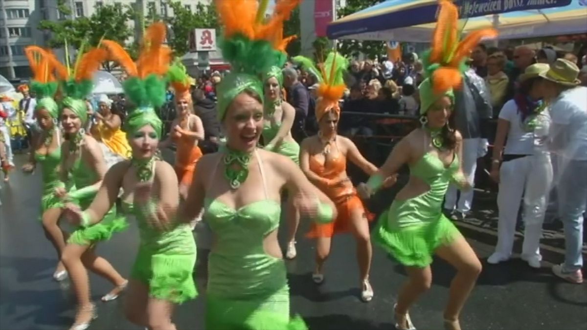 Los alemanes celebran la diversidad en el Carnaval de las Culturas