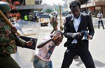 Kenya: idranti, lacrimogeni e manganelli contro un corteo dell'opposizione