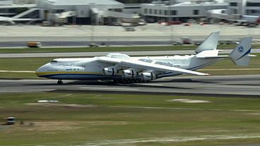 Le plus gros avion du monde atterrit à Perth
