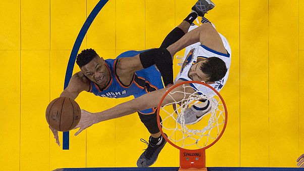 Golden State Warriors'tan şaşırtan mağlubiyet Golden State Warriors'tan şaşırtan mağlubiyet