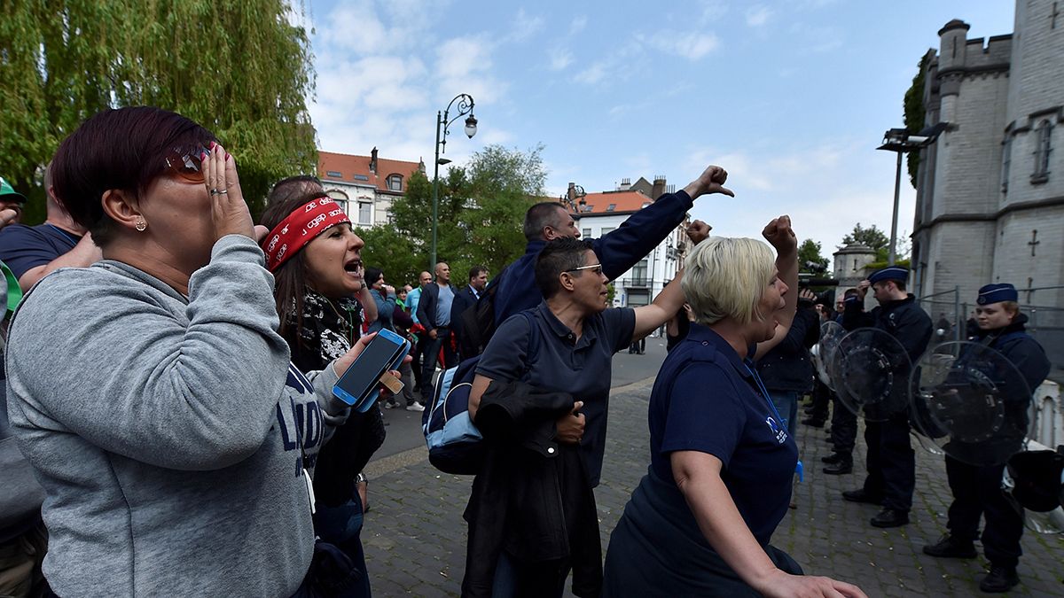Belçika'da göstericiler Adalet Bakanlığına yürüdü