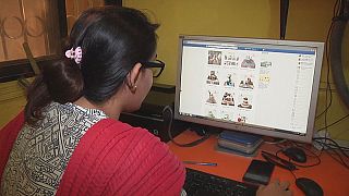 Comércio electrónico cativa mulheres paquistanesas