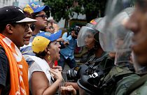 Волнения в Каракасе: демонстранты требуют отставки Мадуро