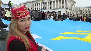 Miles de personas conmemoraron en el centro de Kiev a las víctimas del genocidio tártaro