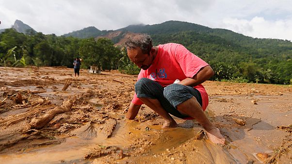 Φονικές κατολισθήσεις στη Σρι Λάνκα - Φόβοι για εκατοντάδες νεκρούς Φονικές κατολισθήσεις στη Σρι Λάνκα - Φόβοι για εκατοντάδες νεκρούς