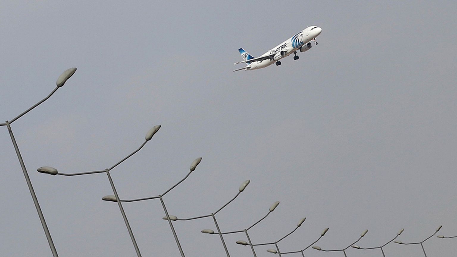 Θρίλερ με το αεροσκάφος της EgyptAir - Ο δήμαρχος Καρπάθου στο euronews
