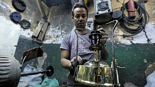 Egypte : fabrication de fourneaux traditionnels