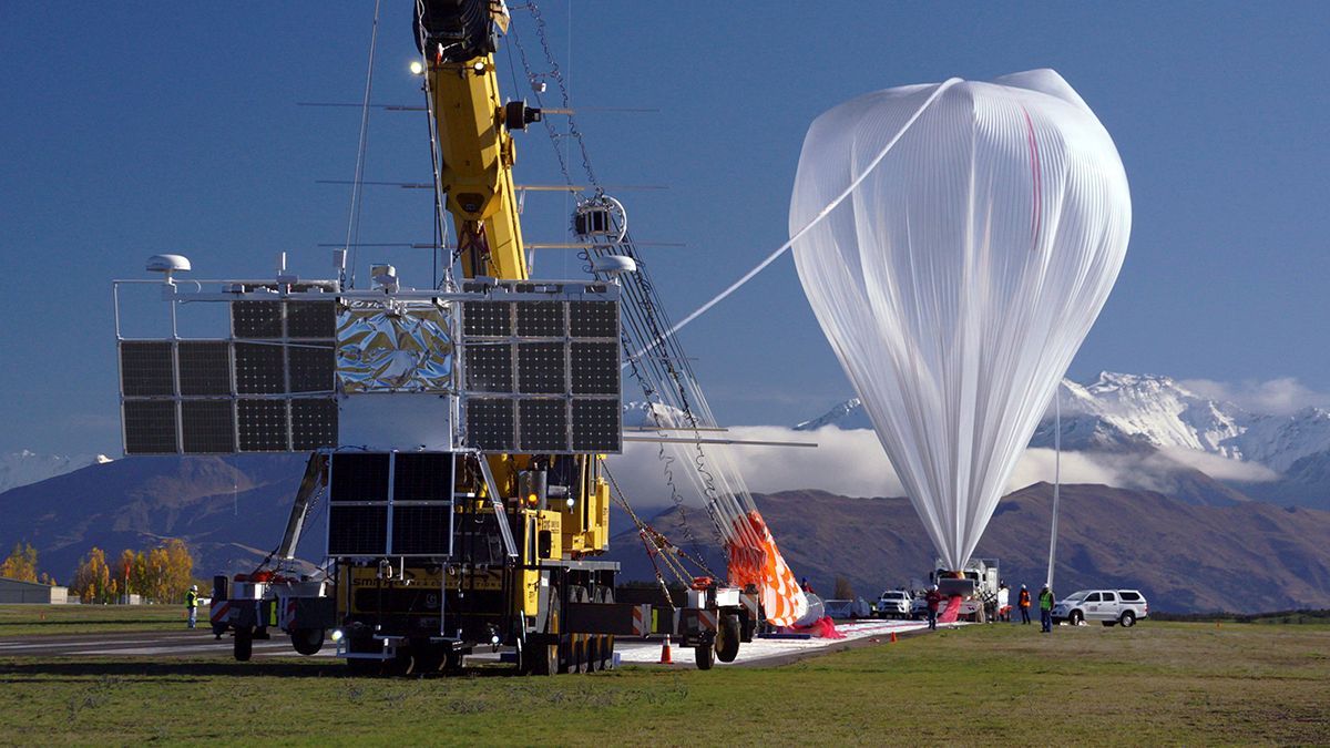 NASA atmosfere dev bir balon gönderdi