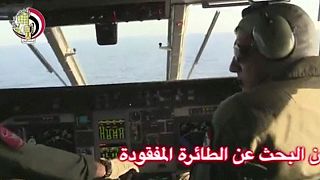 "EgyptAir yolcu uçağının enkaz parçaları bulundu"