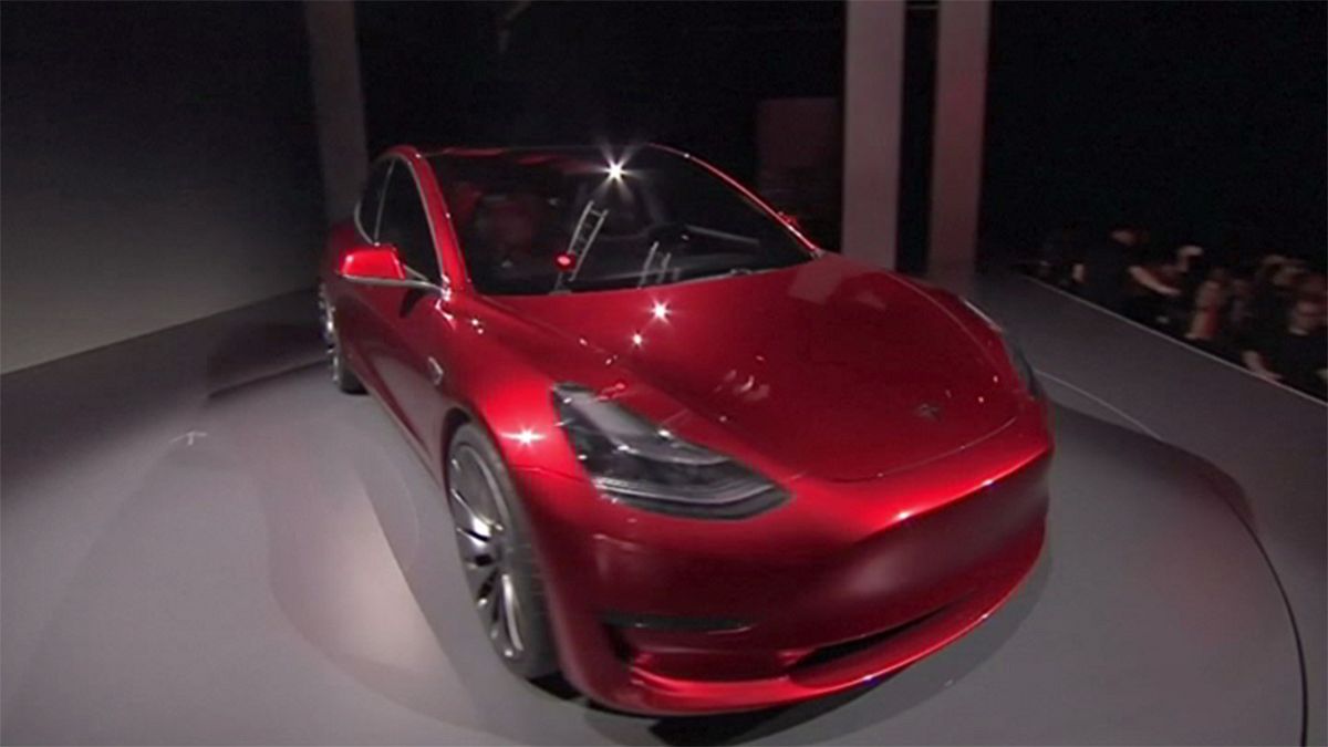 Tesla quer acelerar produção do Modelo 3