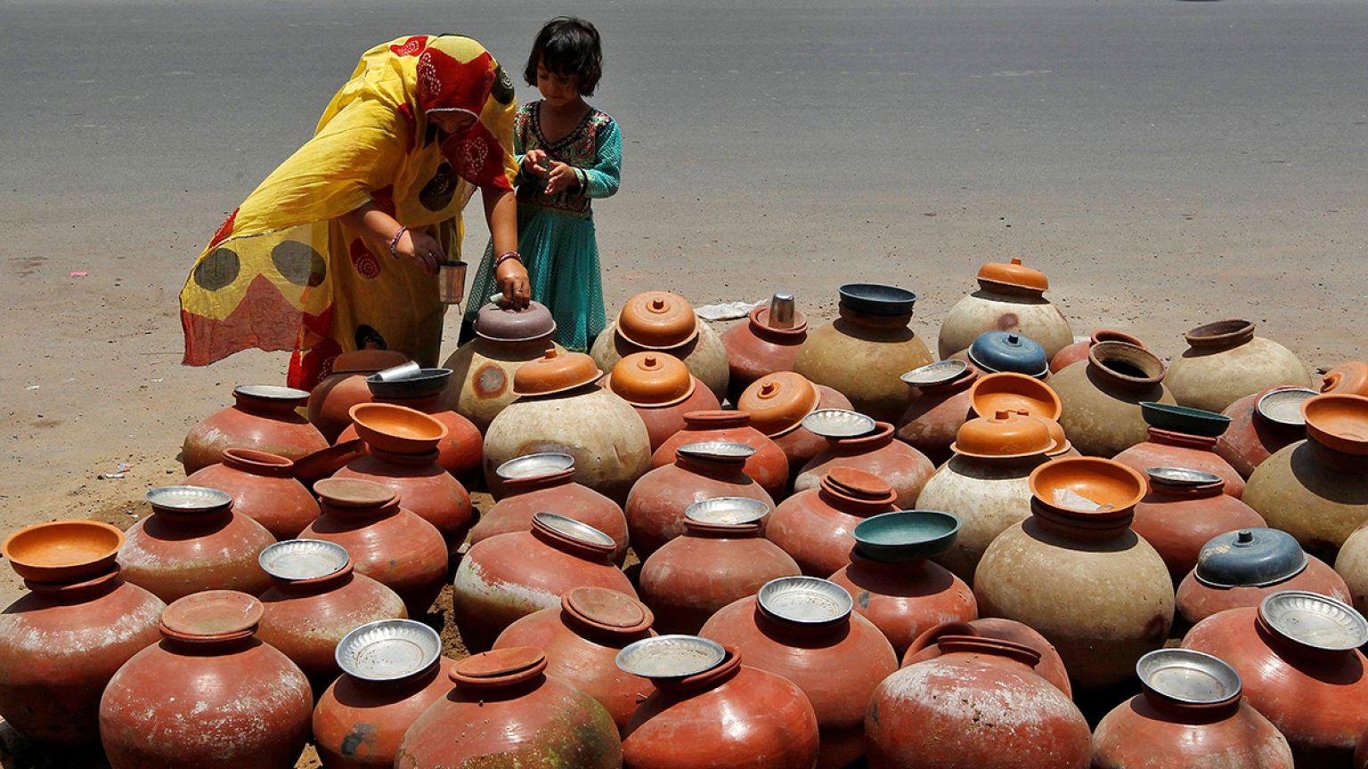 Severe heat sets new record in India