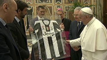 Papa İtalyan futbolcularla bir araya geldi
