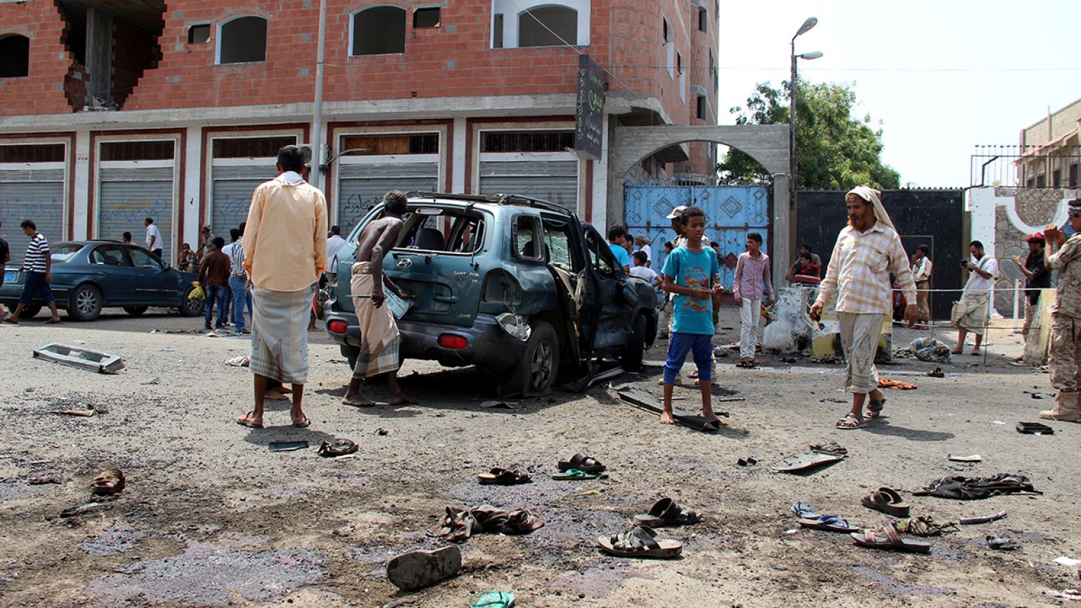 Yemen: duplice attacco dell'Isil nel sud, almeno 40 morti