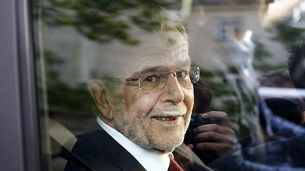 Austria: El ecologista Van der Bellen gana por seis décimas las presidenciales al ultraderechista Hofer Austria: El ecologista Van der Bellen gana por seis décimas las presidenciales al ultraderechista Hofer