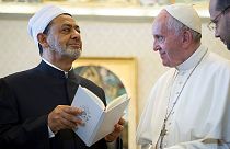 Βατικανό: Ιστορική συνάντηση του Πάπα Φραγκίσκου με τον ανώτατο Σουνίτη κληρικό