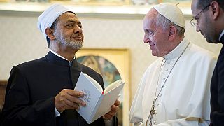 Rencontre historique entre le pape François et le grand imam d'Al-Azhar