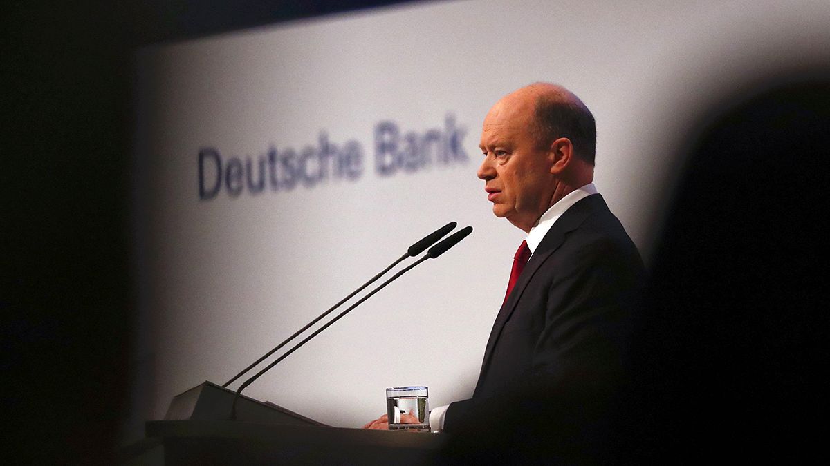 Moody's sitúa a dos escalones del bono basura al Deutsche Bank
