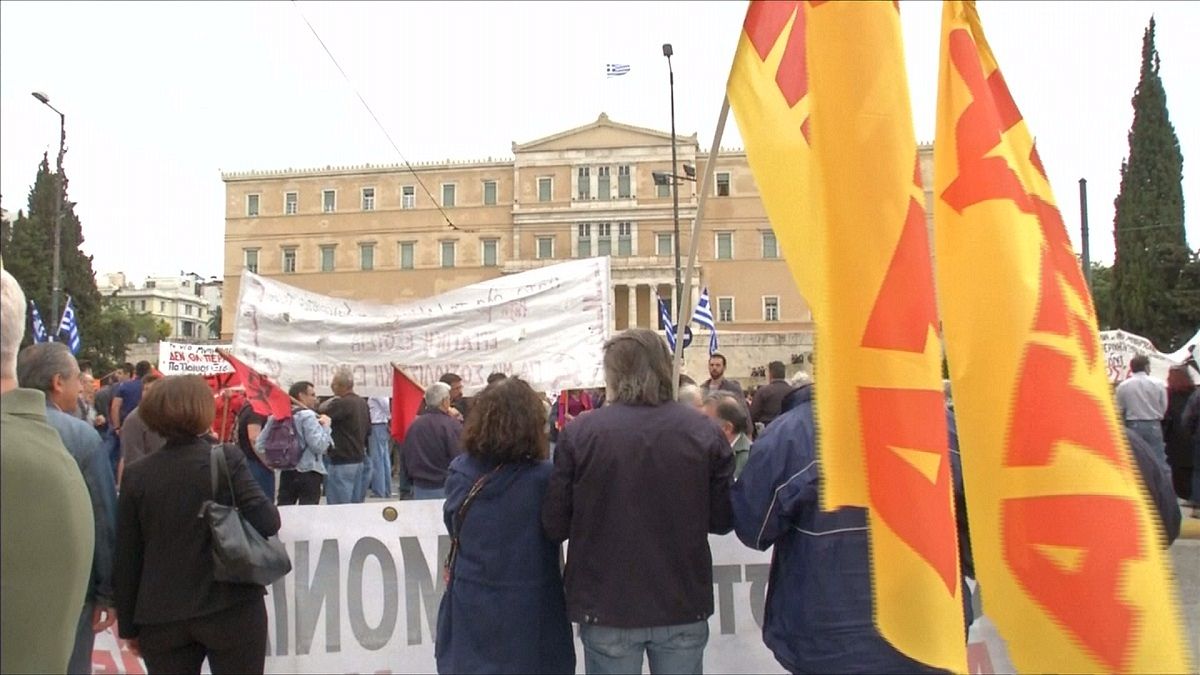 Nach Sparmaßnahmen in Athen: Euro-Finanzminister billigen weitere Finanzhilfen für Griechenland