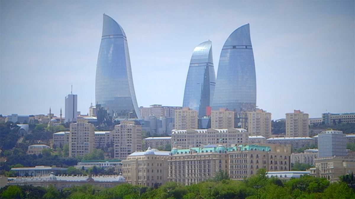Le vertiginose Flame Towers a Baku