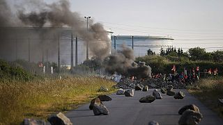 Fransa greve teslim: Ülke benzin kuyruğunda