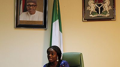 Le gouvernement nigérian paie plus de 824 millions de dollar pour les salaires mensuels et indemnités
