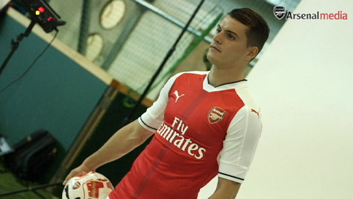 Granit Xhaka s'engage avec Arsenal
