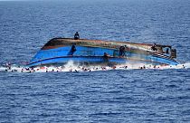 Migrants : un navire bondé chavire au large des côtes libyennes