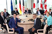 G7-csúcs: újabb világválságtól tart a japán kormányfő