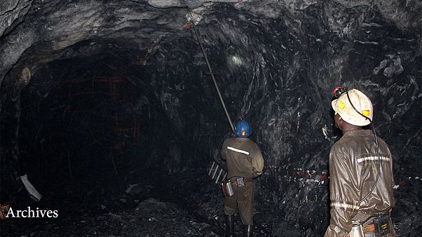 مجازات شلاق ۱۷ کارگر اخراجی معدن طلای «آقدره» اجرا شد مجازات شلاق ۱۷ کارگر اخراجی معدن طلای «آقدره» اجرا شد