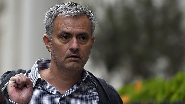 Mourinho a MU padján köthet ki Mourinho a MU padján köthet ki