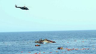 Un centenar de desaparecidos en el naufragio registrado el miércoles frente a las costas de Libia