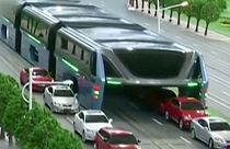 Κίνα: Υπερυψωμένο λεωφορείο η λύση στο κυκλοφοριακό